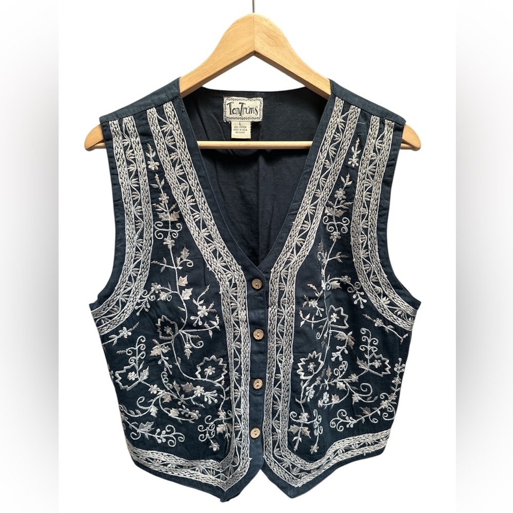 Vintage Tantrums Embroidered, Button Front, 100% Cotton Vest size L